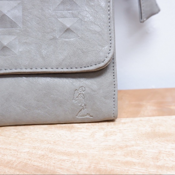 RELIGION UK GEOMETRIC POP OUT CLUTCH 💀 - Picture 3 of 7